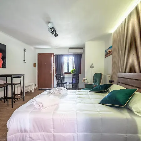 -The Rock- Garden And Express Train City Center Rome Extérieur photo